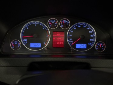 Volkswagen multivan 2.5 tdi 174 fap confort 7pl occasion simplicicar pau simplicicar simplicibike france