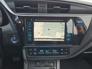 Toyota auris hybride 136h dynamic occasion simplicicar velay simplicicar simplicibike france