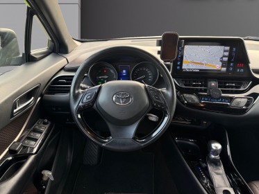Toyota c-hr hybride 122h distinctive - gps - semi cuir - led occasion champigny-sur-marne (94) simplicicar simplicibike france