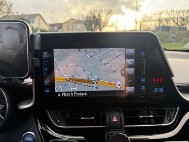 Toyota c-hr hybride 122h distinctive - gps - semi cuir - led occasion champigny-sur-marne (94) simplicicar simplicibike france