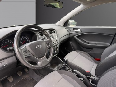 Hyundai i20 1.0 t-gdi 100 initia climatisation bluetooth garantie 12 mois occasion simplicicar toulouse sud simplicicar...
