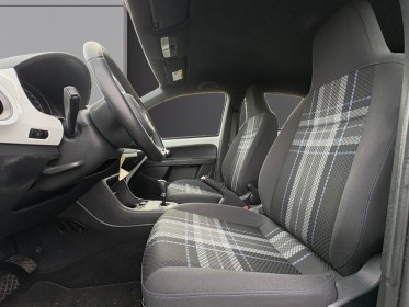 Volkswagen up up 1.0 60cv up club automatique- bip de recul-climatisation-ecran garmin- occasion champigny-sur-marne (94)...