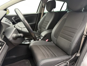 Renault megane iii estate estate iii tce 130 energy eco2 bose edc caméra de recul et radars de stationnement avants et......