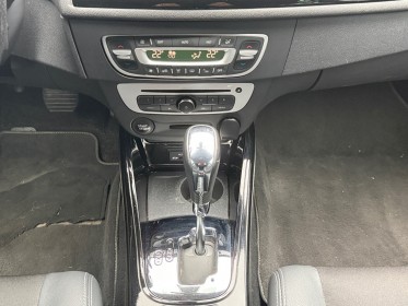 Renault megane iii estate estate iii tce 130 energy eco2 bose edc caméra de recul et radars de stationnement avants et......