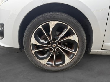 Renault megane iii estate estate iii tce 130 energy eco2 bose edc caméra de recul et radars de stationnement avants et......