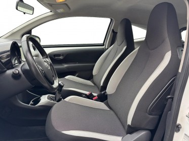 Toyota aygo 1.0 vvt-i x-play garantie 12 mois occasion simplicicar brie-comte-robert simplicicar simplicibike france