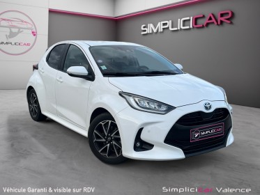 Toyota yaris hybride my22 116h design entretien toyota 1ère main caméra de recul carplay line assist garantie 12 mois...