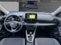 Toyota yaris hybride my22 116h design entretien toyota 1ère main caméra de recul carplay line assist garantie 12 mois...