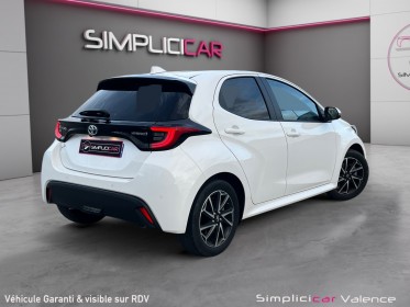 Toyota yaris hybride my22 116h design entretien toyota 1ère main caméra de recul carplay line assist garantie 12 mois...