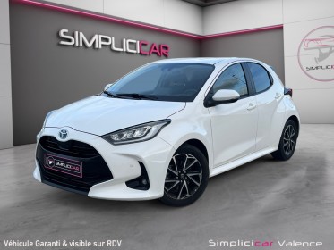 Toyota yaris hybride my22 116h design entretien toyota 1ère main caméra de recul carplay line assist garantie 12 mois...