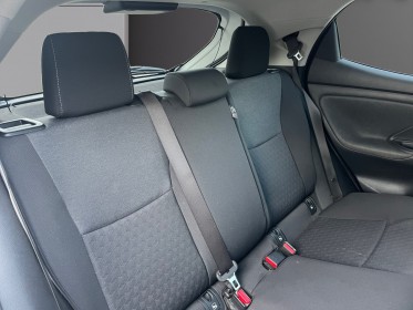 Toyota yaris hybride my22 116h design entretien toyota 1ère main caméra de recul carplay line assist garantie 12 mois...