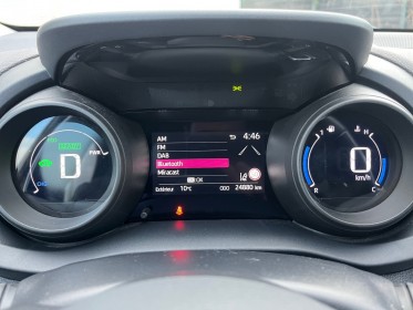Toyota yaris hybride my22 116h design entretien toyota 1ère main caméra de recul carplay line assist garantie 12 mois...