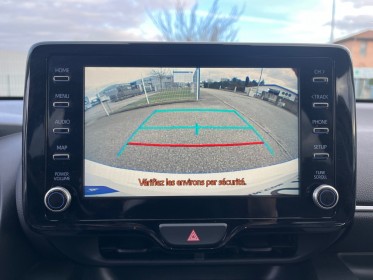 Toyota yaris hybride my22 116h design entretien toyota 1ère main caméra de recul carplay line assist garantie 12 mois...