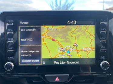 Toyota yaris hybride my22 116h design entretien toyota 1ère main caméra de recul carplay line assist garantie 12 mois...