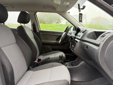 Skoda fabia 1.2 12v 60ch active 2 - garantie pro 12 mois occasion simplicicar brest simplicicar simplicibike france