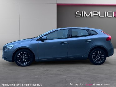 Volvo v40 business d2 120 ch business - suivi/caméra de recul/radar ar - garantie 12 mois occasion simplicicar soissons...