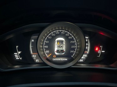 Volvo v40 business d2 120 ch business - suivi/caméra de recul/radar ar - garantie 12 mois occasion simplicicar soissons...