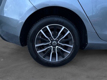 Volvo v40 business d2 120 ch business - suivi/caméra de recul/radar ar - garantie 12 mois occasion simplicicar soissons...