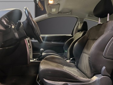 Peugeot 207 1.4 vti garantie 12 mois occasion montpellier (34) simplicicar simplicibike france