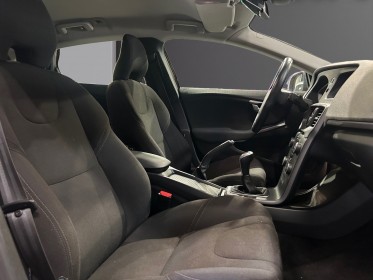 Volvo v40 t2 momentum 120 ch garantie 12 mois occasion montpellier (34) simplicicar simplicibike france