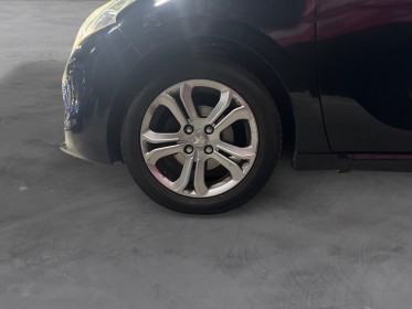 Peugeot 208 82ch bvm5 allure garantie 12 mois occasion montpellier (34) simplicicar simplicibike france