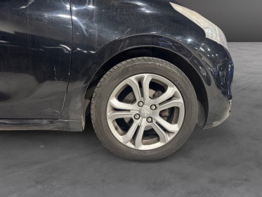 Peugeot 208 82ch bvm5 allure garantie 12 mois occasion montpellier (34) simplicicar simplicibike france