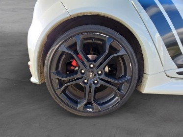 Renault clio iv rs edition limite n°161/250 performance 200ch edc bodykit garantie 12 mois occasion simplicicar pontarlier...