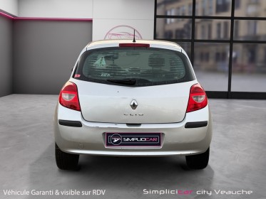 Renault clio iii 1.5 dci 70 dynamique clim / distri neuf occasion simplicicar veauche simplicicar simplicibike france