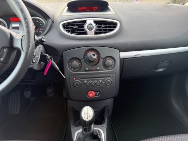 Renault clio iii 1.5 dci 70 dynamique clim / distri neuf occasion simplicicar veauche simplicicar simplicibike france