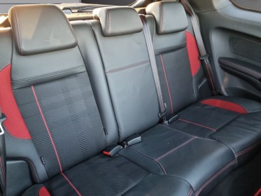 Peugeot 208 gti 1,6 200 ch - distribution ok - entretiens  factures complets - gps - radars av/arr - toit panoramique -......