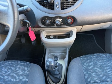 Renault twingo ii 1.2 16v 75cv authentique - 1Ère main - 40000km - garantie 12 mois occasion simplicicar toulon est...
