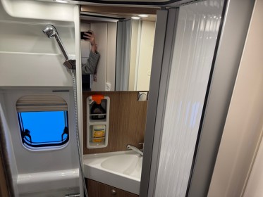 Carthago malibu van 640 lerb 2.2 multijet 160 bva family for 4 gt skyview toit relevable 4 couchages porte vélos garantie......