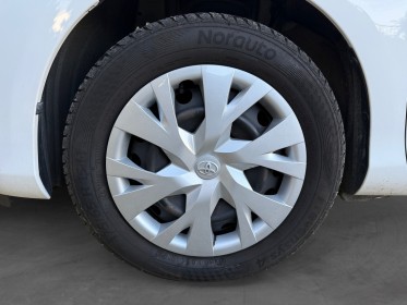 Toyota yaris ultimate 70 vvt-i ultimate entretien toyota bluetooth régulateur de vitesse caméra de recul garantie 12 mois...