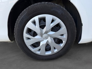 Toyota yaris ultimate 70 vvt-i ultimate entretien toyota bluetooth régulateur de vitesse caméra de recul garantie 12 mois...