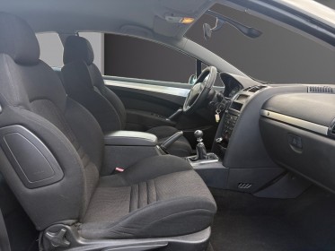 Peugeot 407 coupe 2.2e 16v 163 ch griffe - radars de recul - regulateur limiteur de vitesse - retroviseurs electriques...