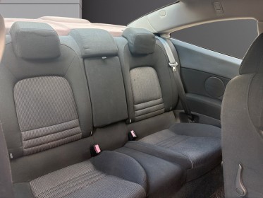 Peugeot 407 coupe 2.2e 16v 163 ch griffe - radars de recul - regulateur limiteur de vitesse - retroviseurs electriques...