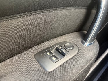 Peugeot 407 coupe 2.2e 16v 163 ch griffe - radars de recul - regulateur limiteur de vitesse - retroviseurs electriques...