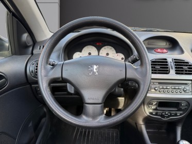 Peugeot 206 1.4e 16v style/toit ouvrant/suivi, historique complet/garantie 12 mois occasion montreuil (porte de...