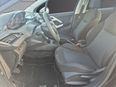 Peugeot 208 68ch bvm5 like garantie 12 mois entretien/distribution a jour occasion simplicicar royan simplicicar simplicibike...
