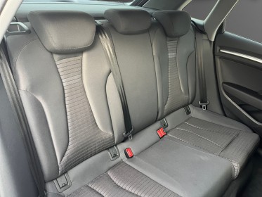 Audi a3 sportback 40 tfsi 190 s tronic 7 s- line carplay sièges et volant chauffant régulateur de vitesse garantie 12 mois...