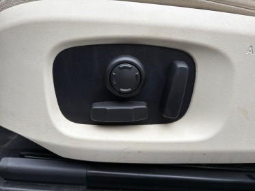 Land rover evoque 2.0 td4 180ch turbo/ volant et sièges chauffants/ toit pano/ caméra de recul/ hayon électrique occasion...