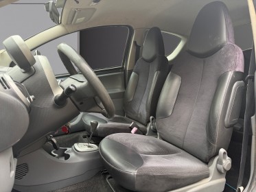 Toyota aygo 1.0 vvt-i les bleus m-mt / bluetooth / radar de recul occasion paris 17ème (75)(porte maillot) simplicicar...