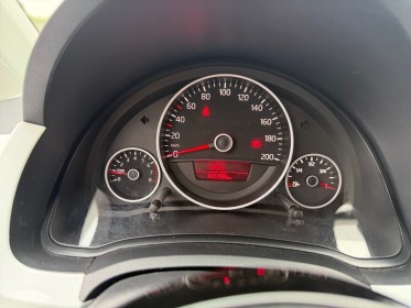 Volkswagen up up 1.0 60 white up! distribution faite occasion champigny-sur-marne (94) simplicicar simplicibike france