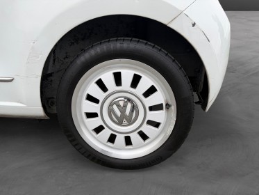 Volkswagen up up 1.0 60 white up! distribution faite occasion champigny-sur-marne (94) simplicicar simplicibike france