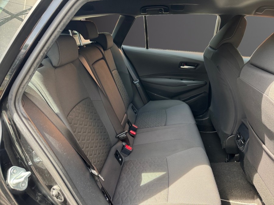 TOYOTA d'occasion COROLLA TS 122H DYNAMIC BUSINESS de 2019 Montreuil