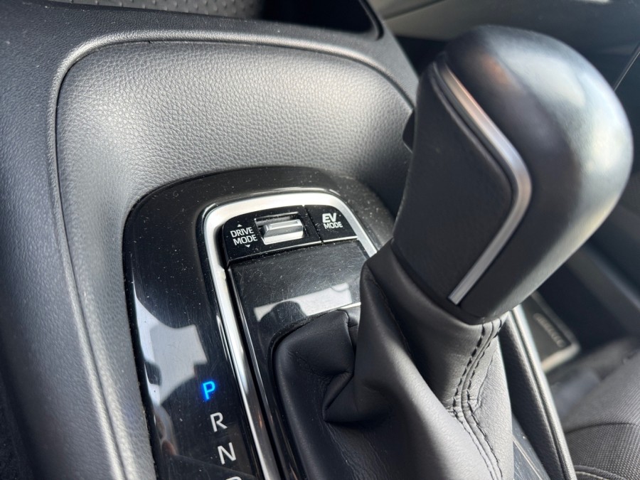 TOYOTA d'occasion COROLLA TS 122H DYNAMIC BUSINESS de 2019 Montreuil