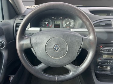 Renault laguna 1.6 16v confort expression occasion simplicicar lagny  simplicicar simplicibike france