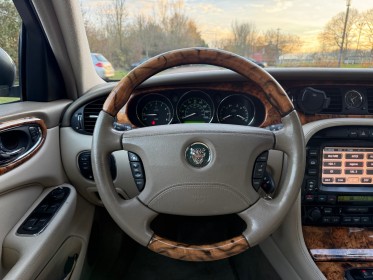 Jaguar xj8 3.5 v8 classique a occasion simplicicar vaucresson simplicicar simplicibike france