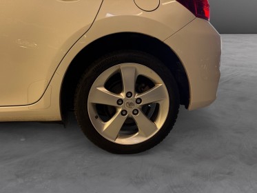 Toyota auris mc 136ch hsd dynamic suivi exclusif toyota garantie 12 mois occasion montpellier (34) simplicicar simplicibike...