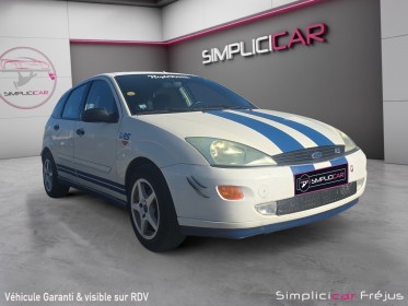 Ford focus 2.0i - 130 ghia occasion simplicicar frejus  simplicicar simplicibike france